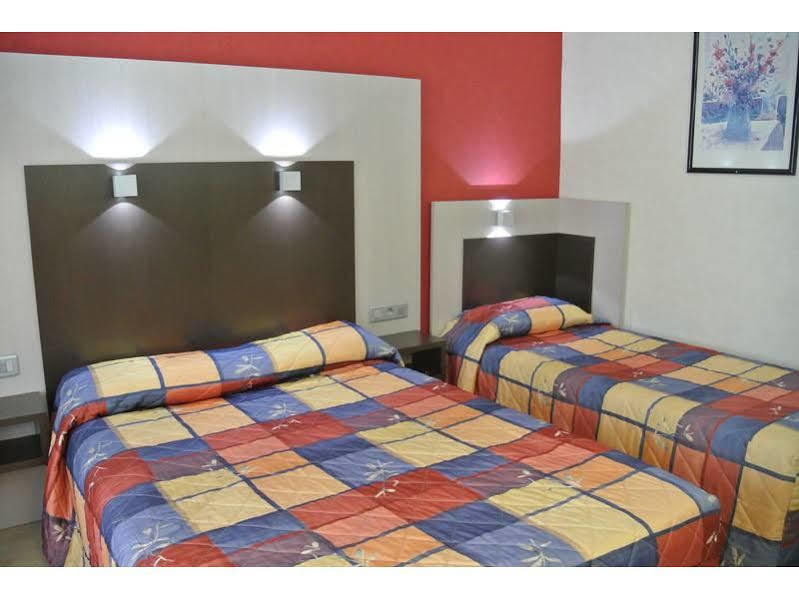Hotel Le Val Moret Magnant 外观 照片