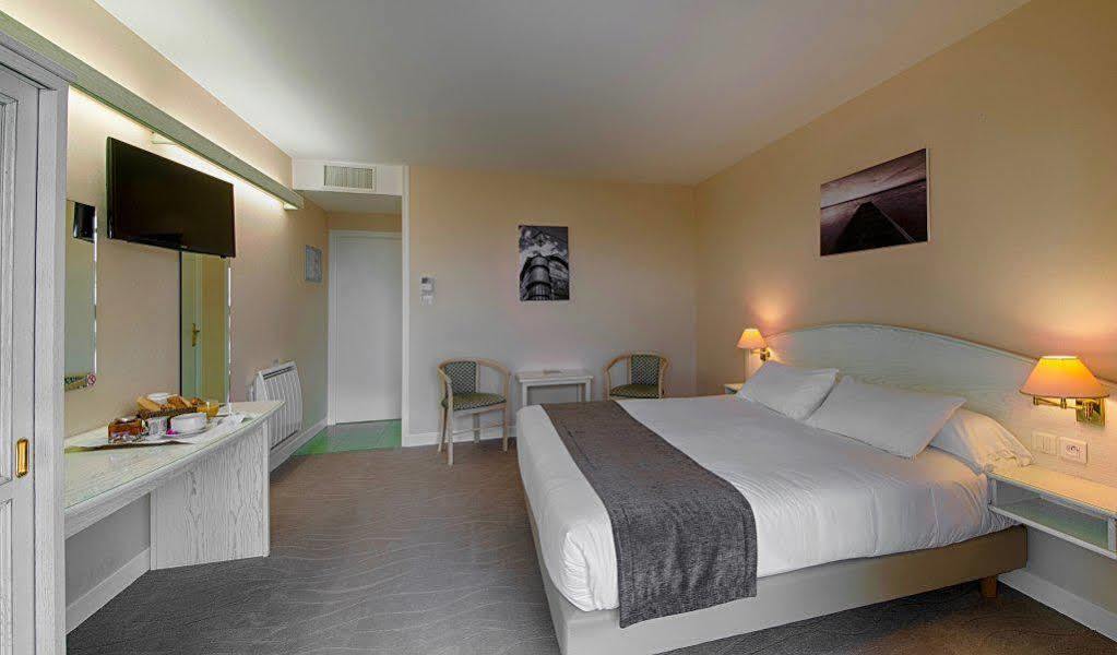 Hotel Le Val Moret Magnant 外观 照片
