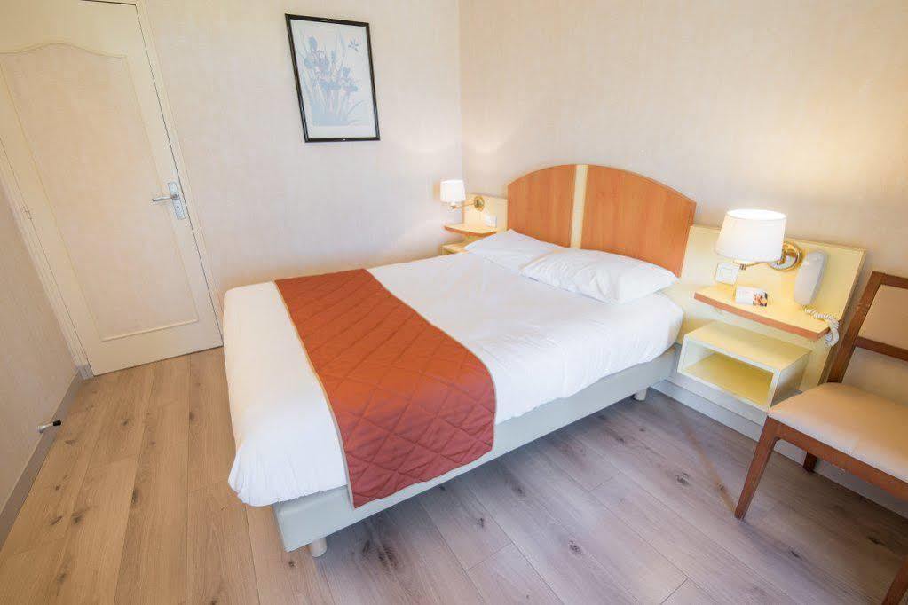 Hotel Le Val Moret Magnant 外观 照片