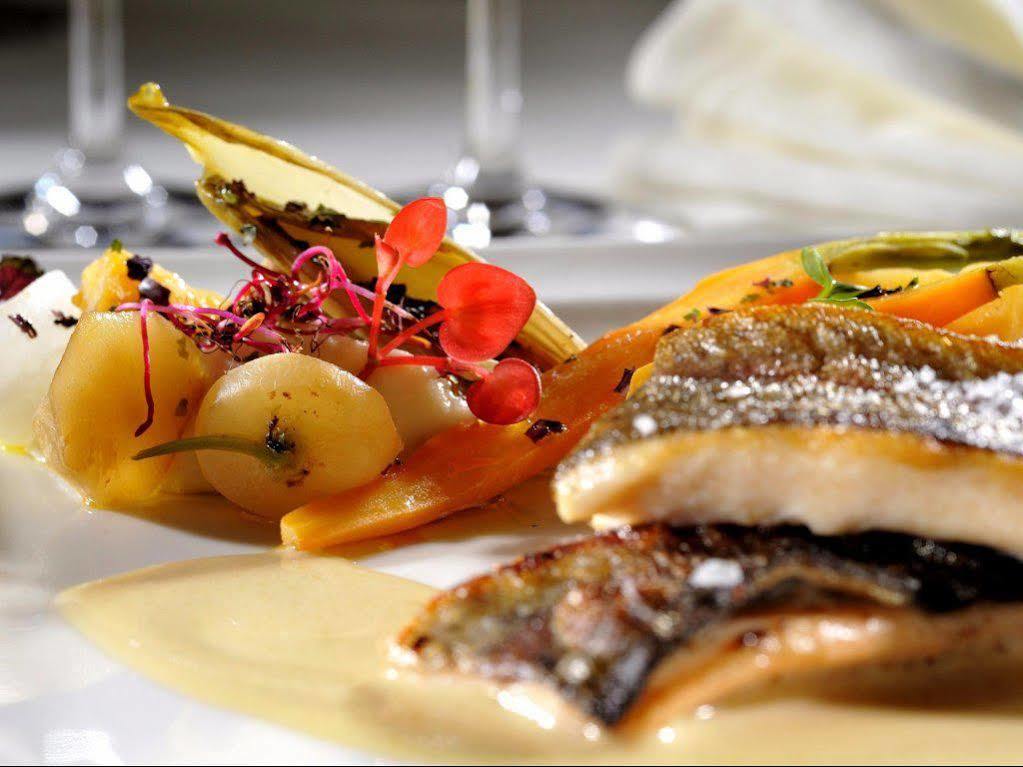 Hotel Le Val Moret Magnant 外观 照片