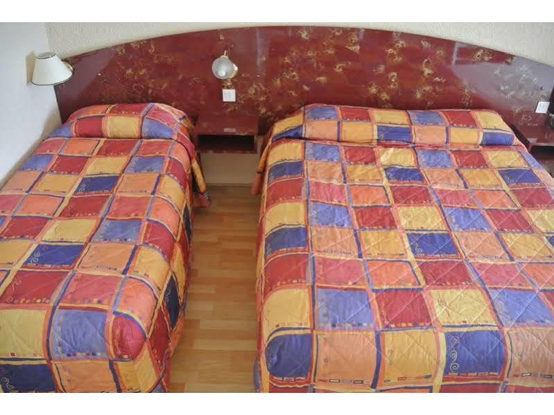 Hotel Le Val Moret Magnant 外观 照片