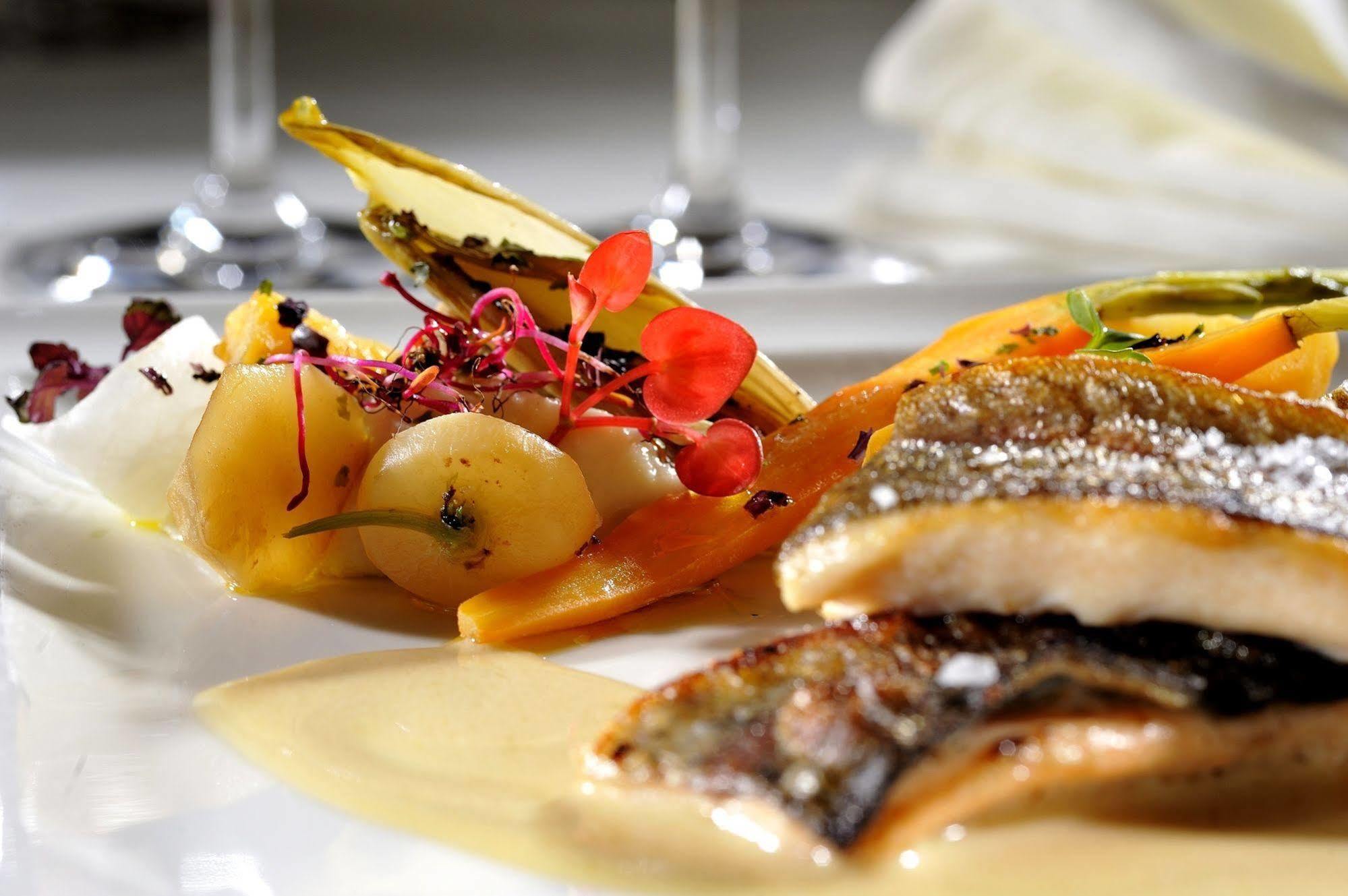 Hotel Le Val Moret Magnant 外观 照片