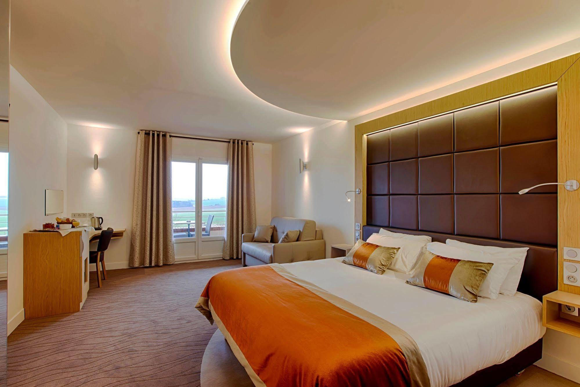 Hotel Le Val Moret Magnant 外观 照片