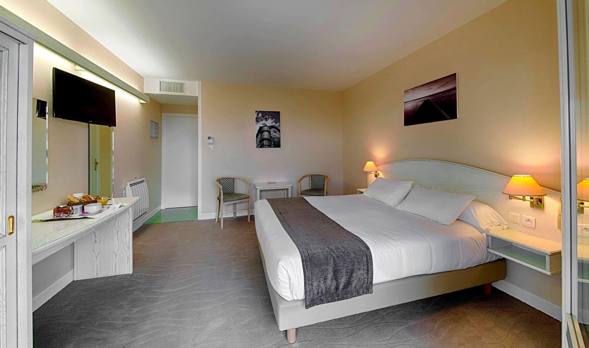 Hotel Le Val Moret Magnant 外观 照片