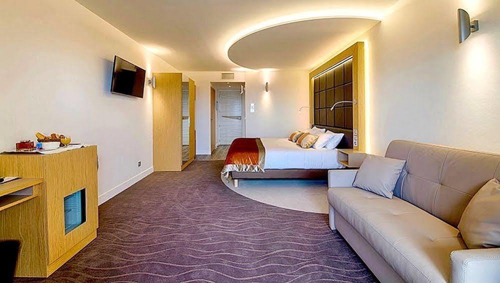 Hotel Le Val Moret Magnant 外观 照片