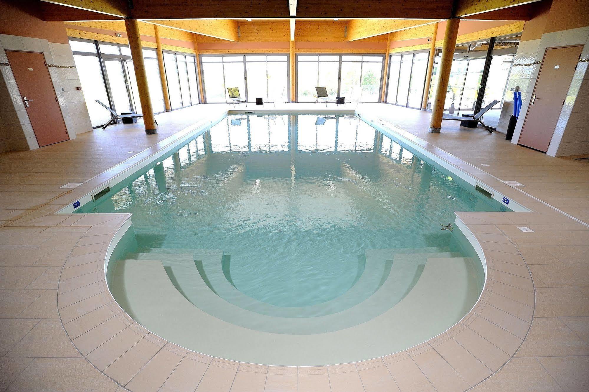 Hotel Le Val Moret Magnant 外观 照片