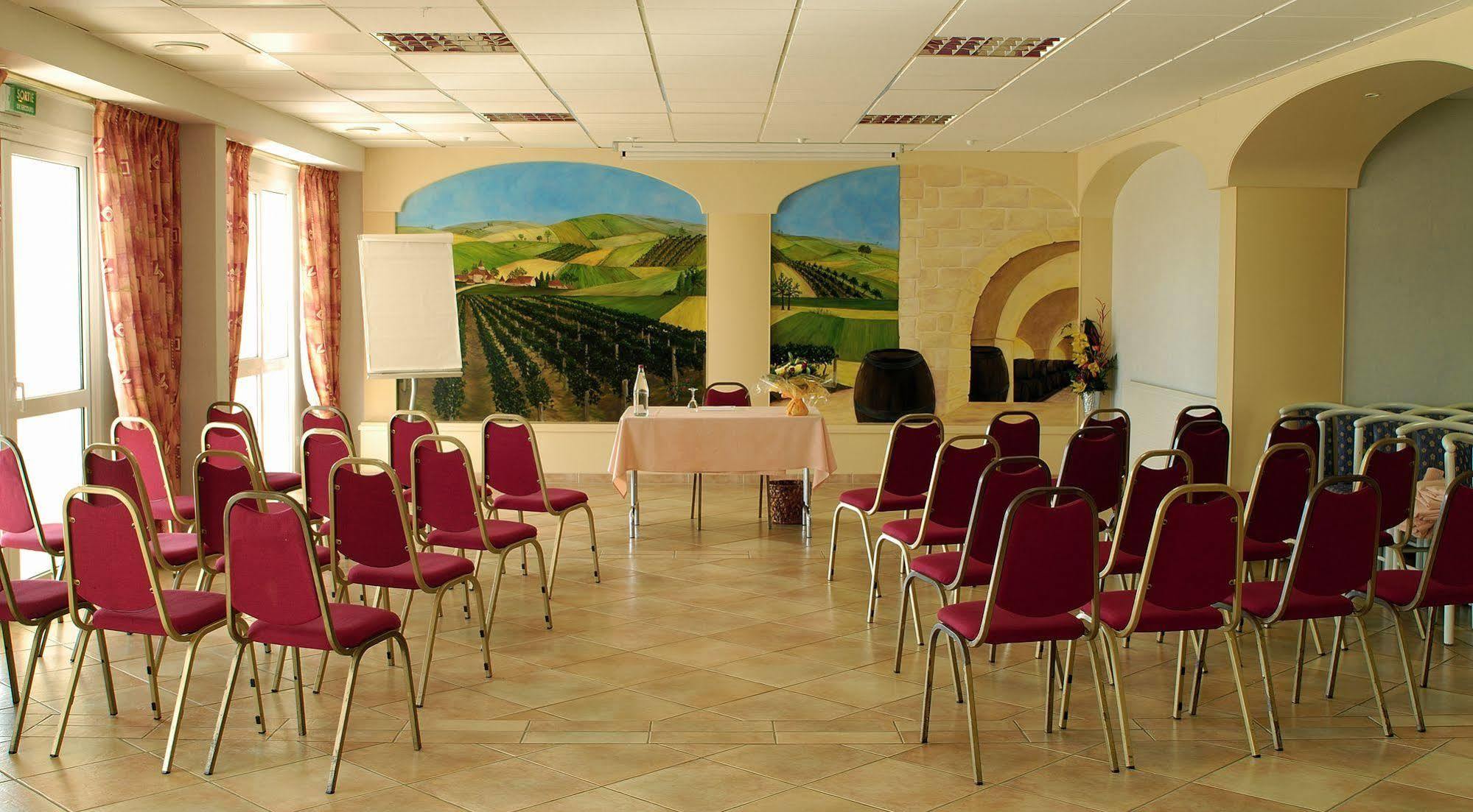 Hotel Le Val Moret Magnant 外观 照片