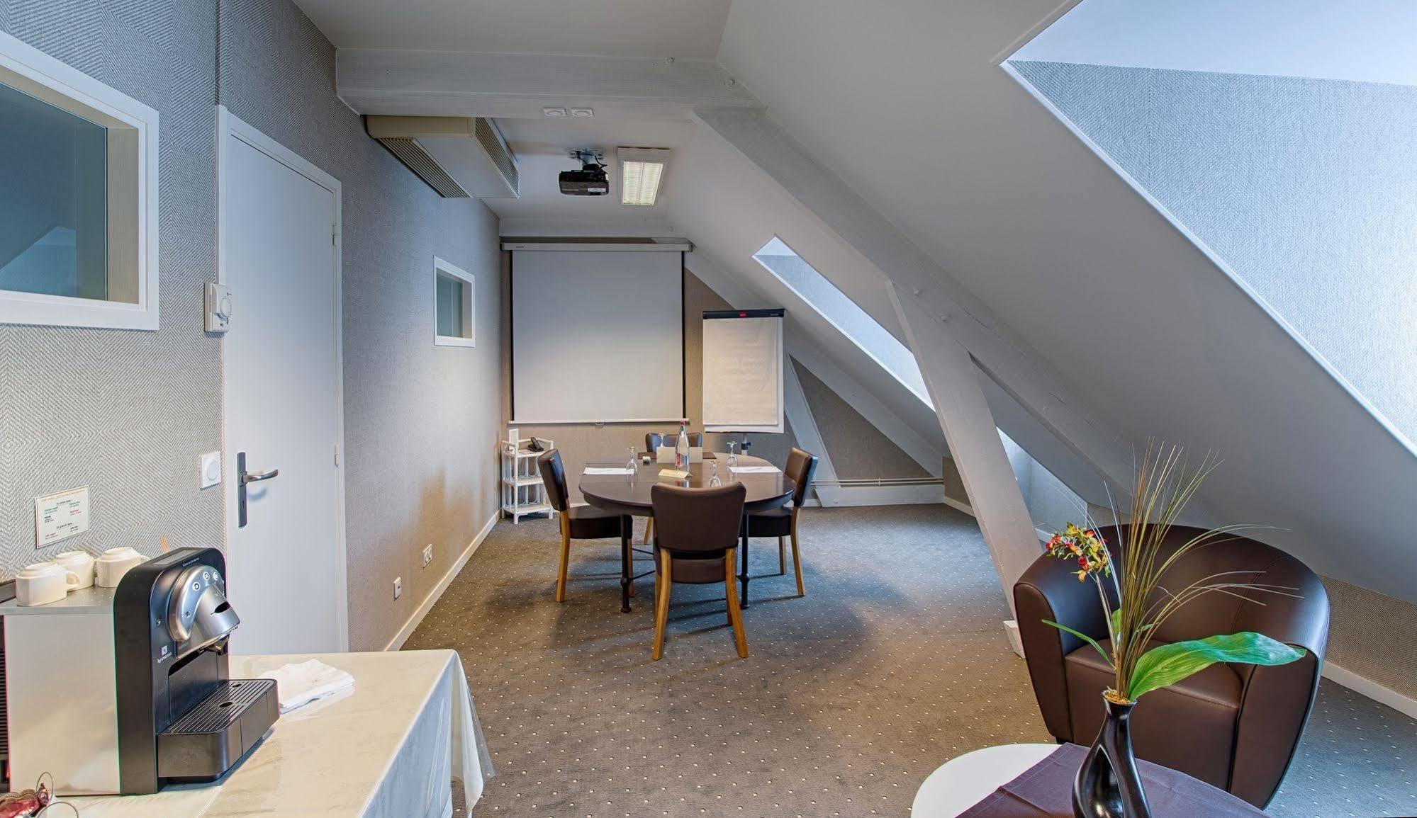 Hotel Le Val Moret Magnant 外观 照片